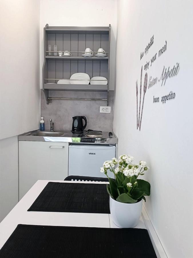 Studio Apartman Brletic Tounj Exterior photo