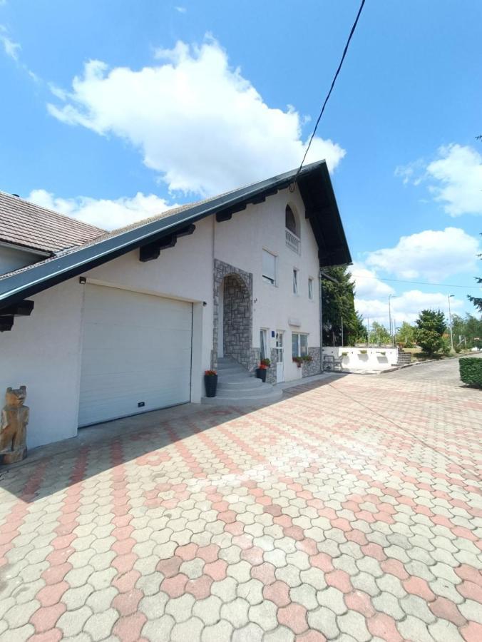 Studio Apartman Brletic Tounj Exterior photo